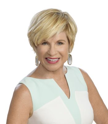 Portrait of Mary Lou Gordon, REALTOR®.